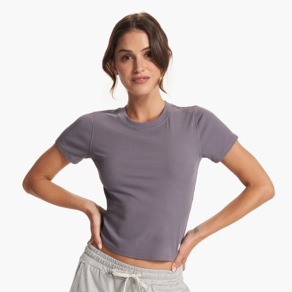 Vuori Pose Fitted Tee